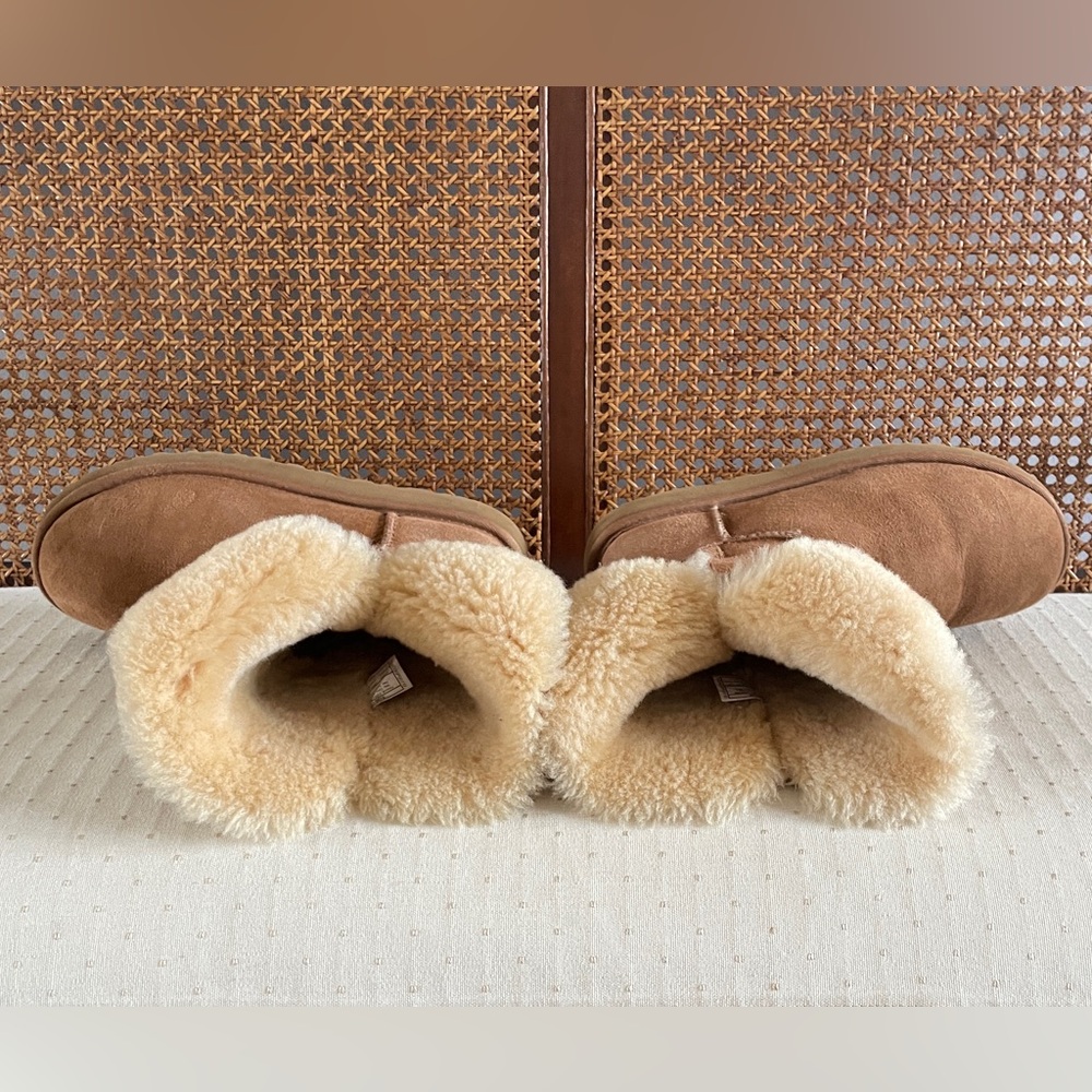 UGG Chestnut Tan Sheepskin Boots, Bailey Button, Size 8 Women’s - Picture 6 of 11